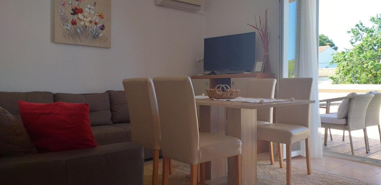 Apartments Golic Биоград на Мору Екстериор снимка