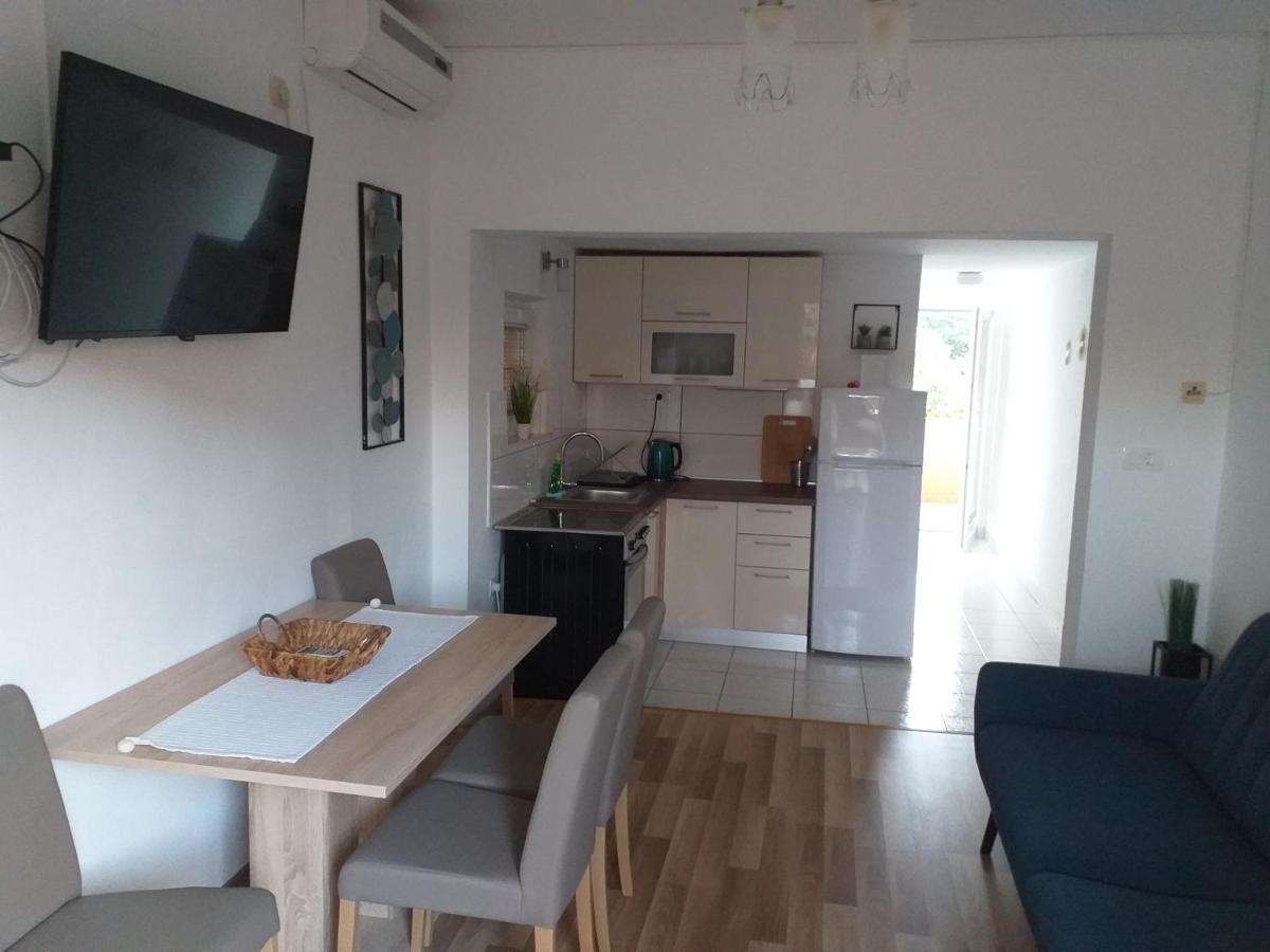 Apartments Golic Биоград на Мору Екстериор снимка