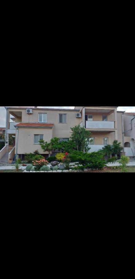 Apartments Golic Биоград на Мору Екстериор снимка