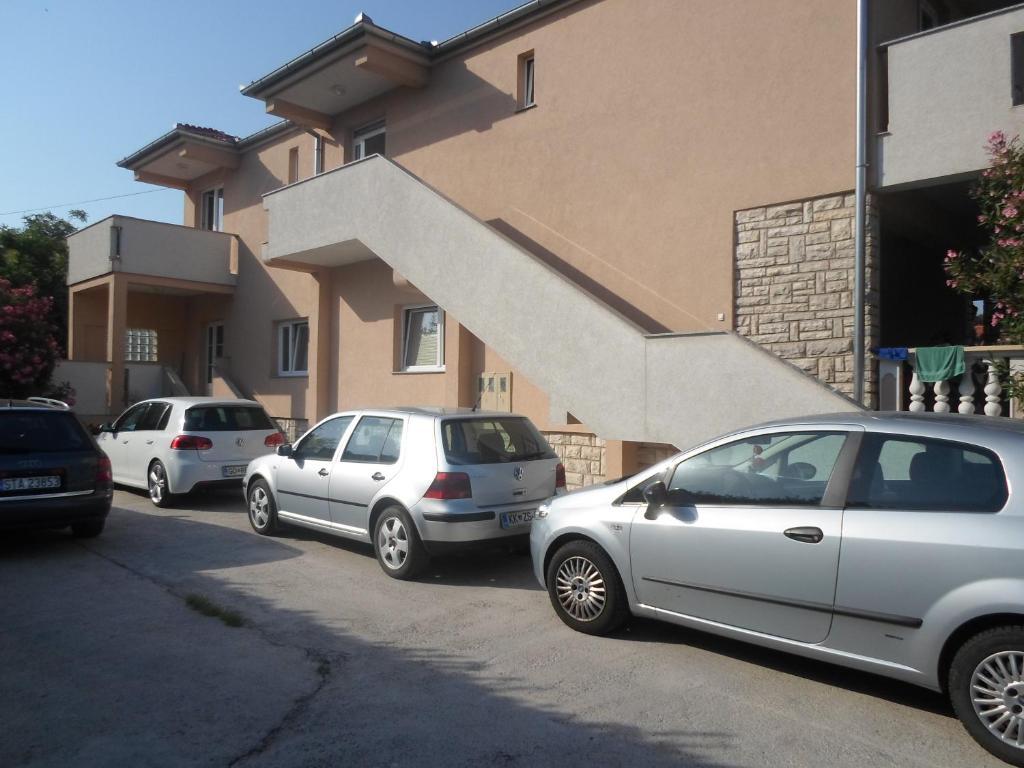 Apartments Golic Биоград на Мору Екстериор снимка